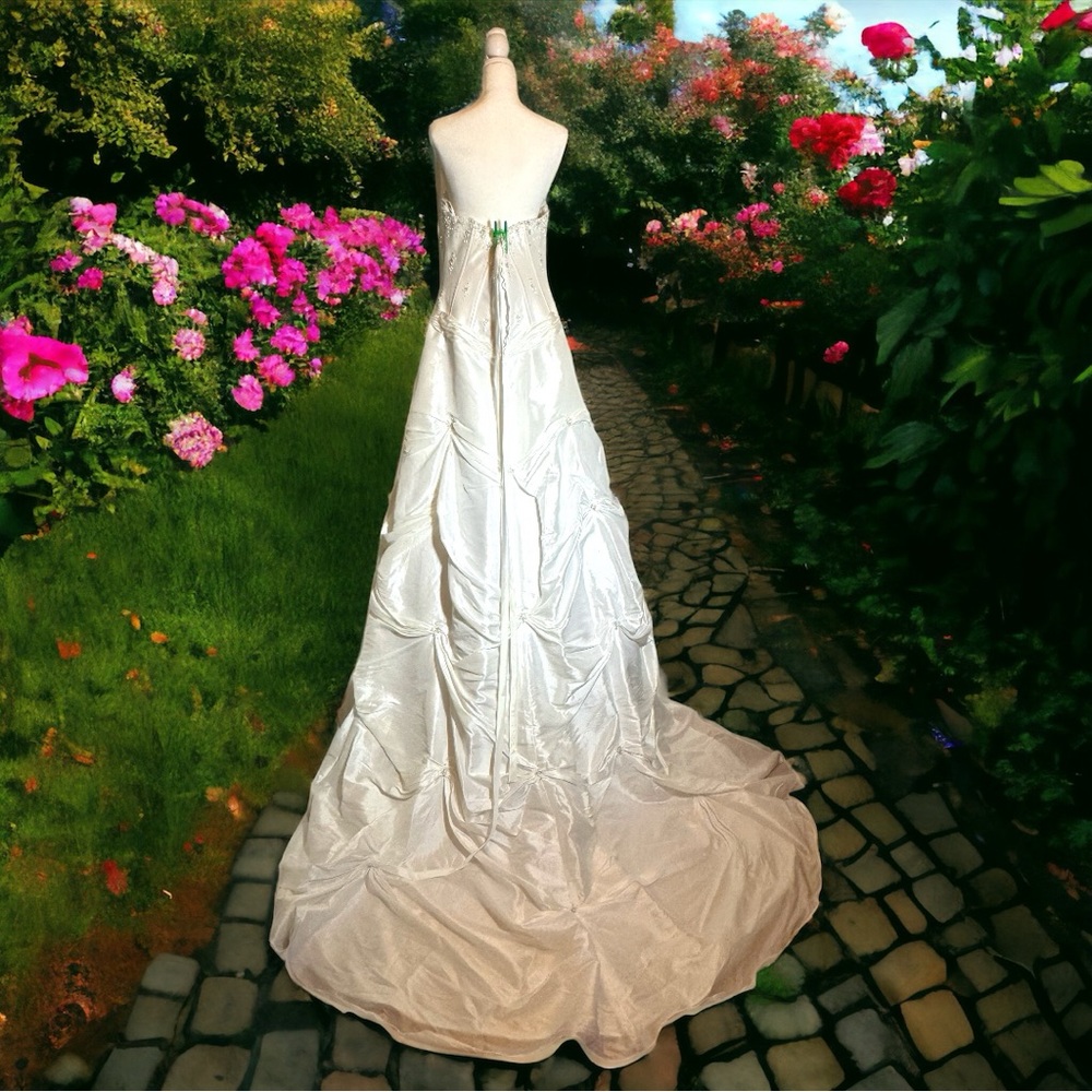 Mori Lee~Taffeta With Crystal Ruching and Corset Wedding Dress Size 18 NWT